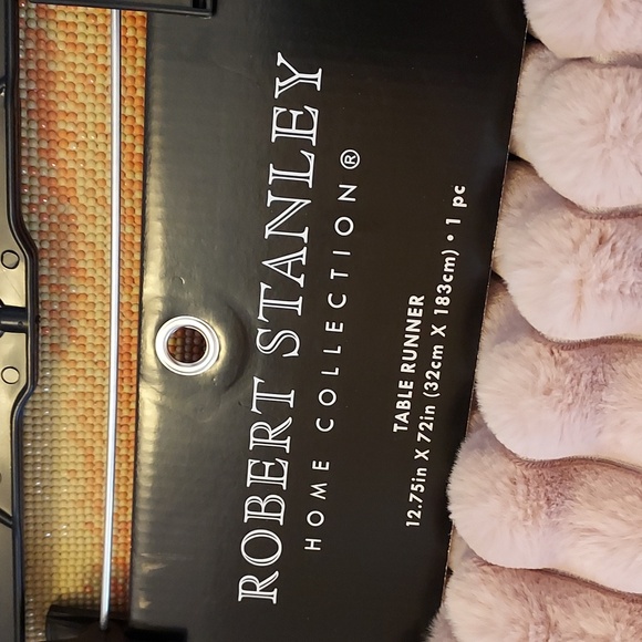 Robert Stanley Pink Dusky Rose Table Runner Faux Fur - Picture 3 of 6